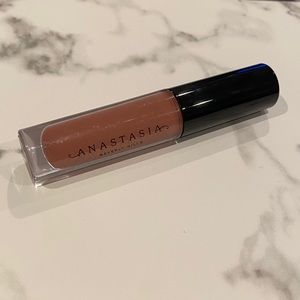 Anastasia Kristen lipgloss
